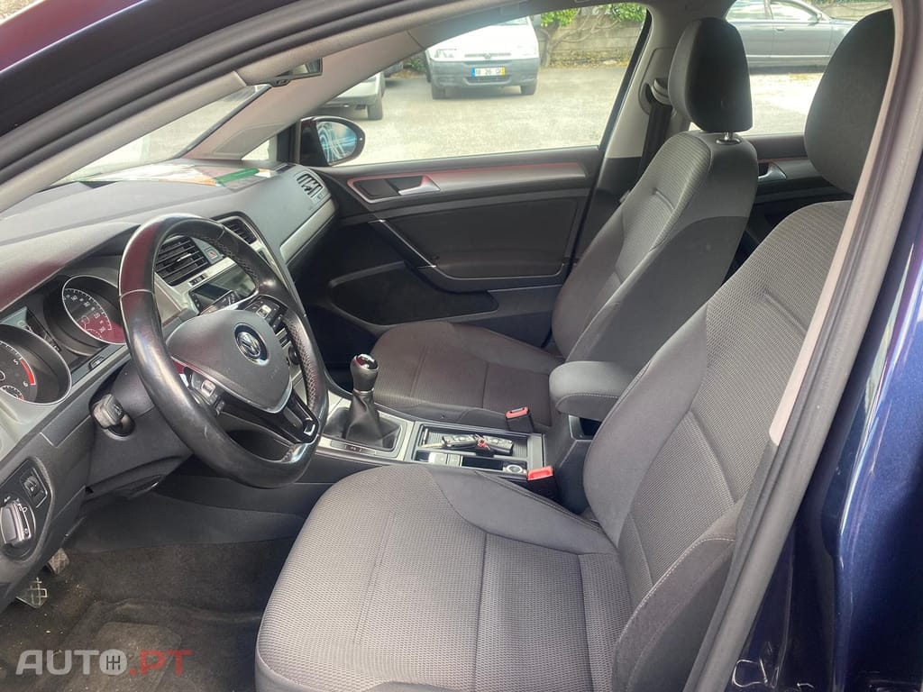 Volkswagen Golf 1.6 TDi BlueMotion Confortline