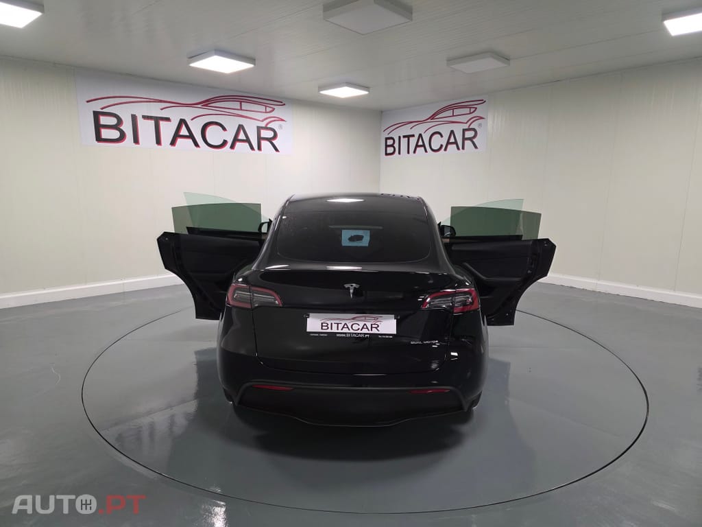 Tesla Model Y Long Range Tração Integral