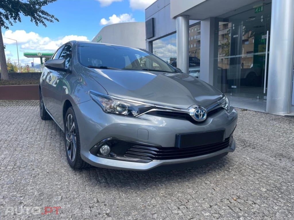 Toyota Auris 1.8 HSD Comfort +P.Techno+P.Sport