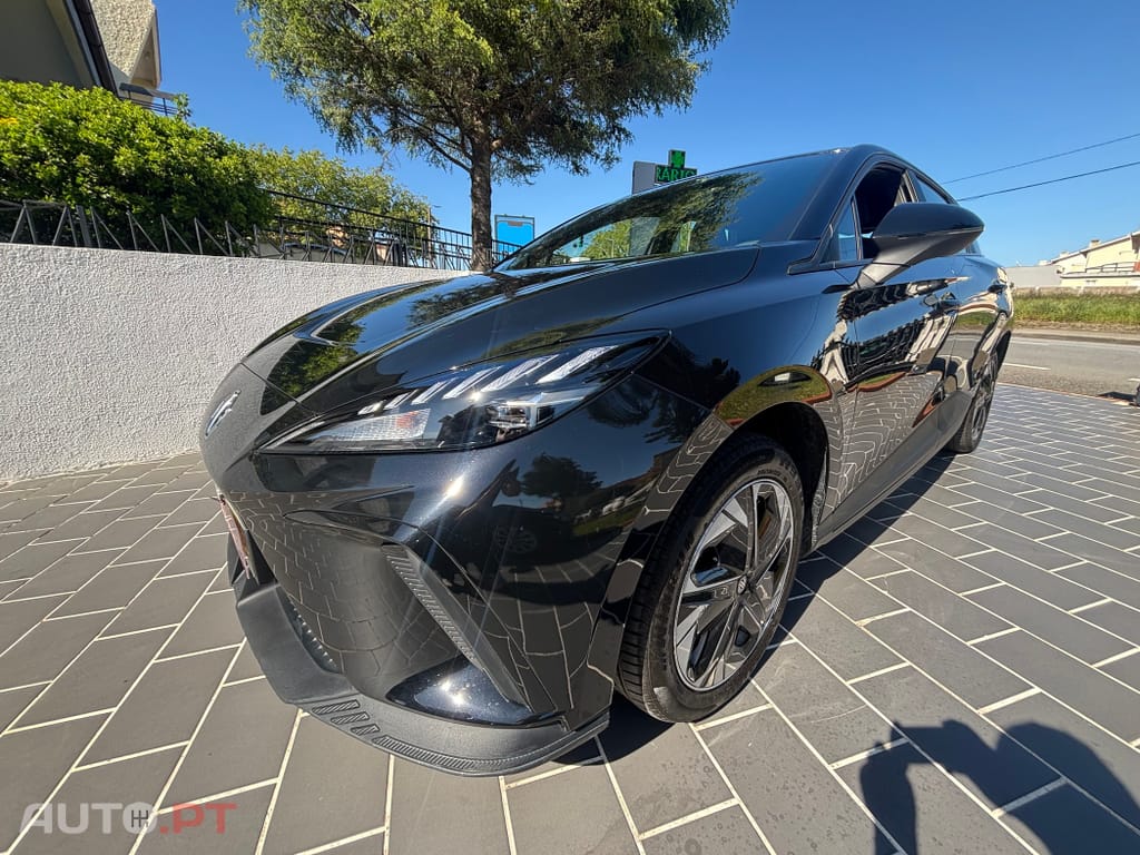 MG MG4 64 kWh Luxury