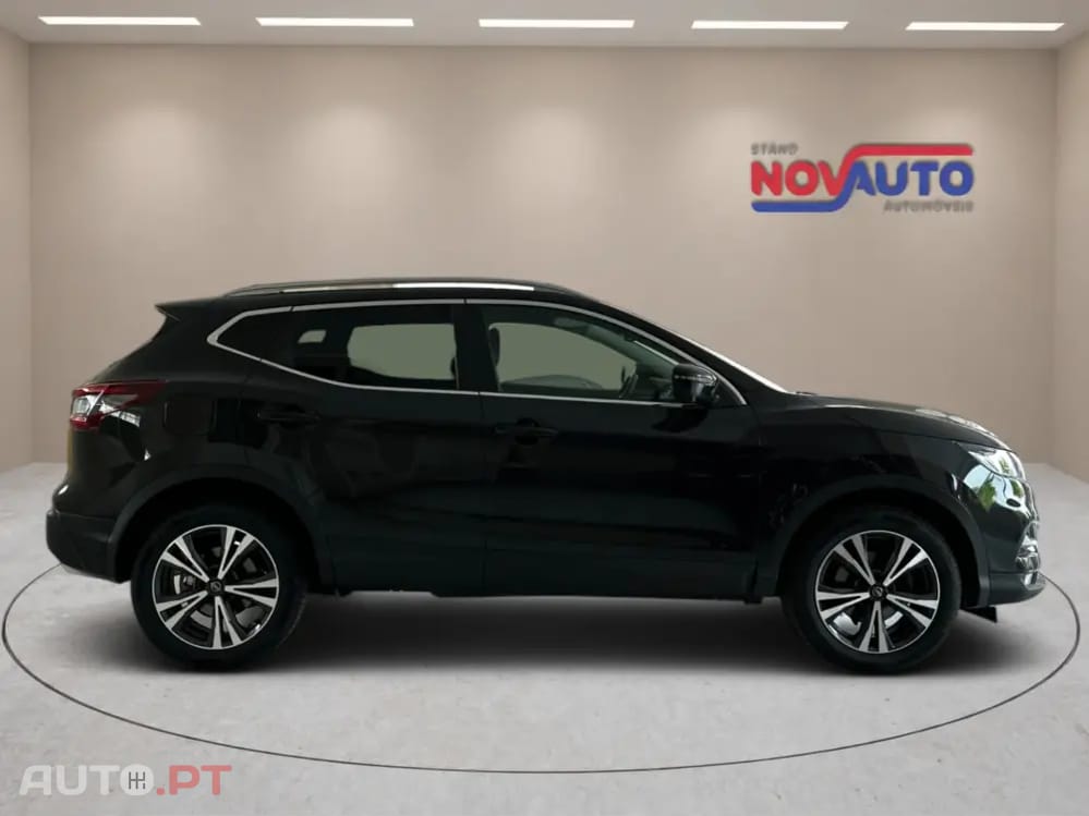 Nissan Qashqai 1.3 DIG-T N-Connecta J18