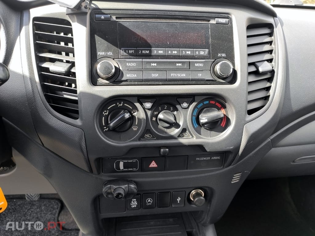 Mitsubishi L200 2.4 DI-D CD Invite Space Cab 3L 4WD