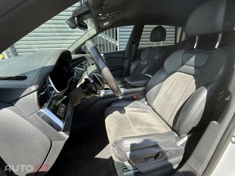 Audi RSQ8 Sport