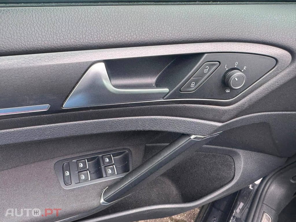 Volkswagen Golf 2.0 TSI GTI