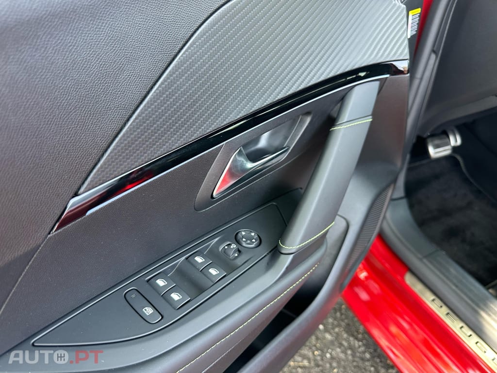 Peugeot E-208 50 kWh GT Pack
