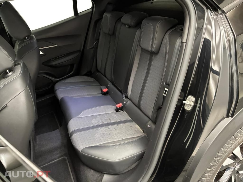 Peugeot 2008 1.5 BlueHDi Allure Pack
