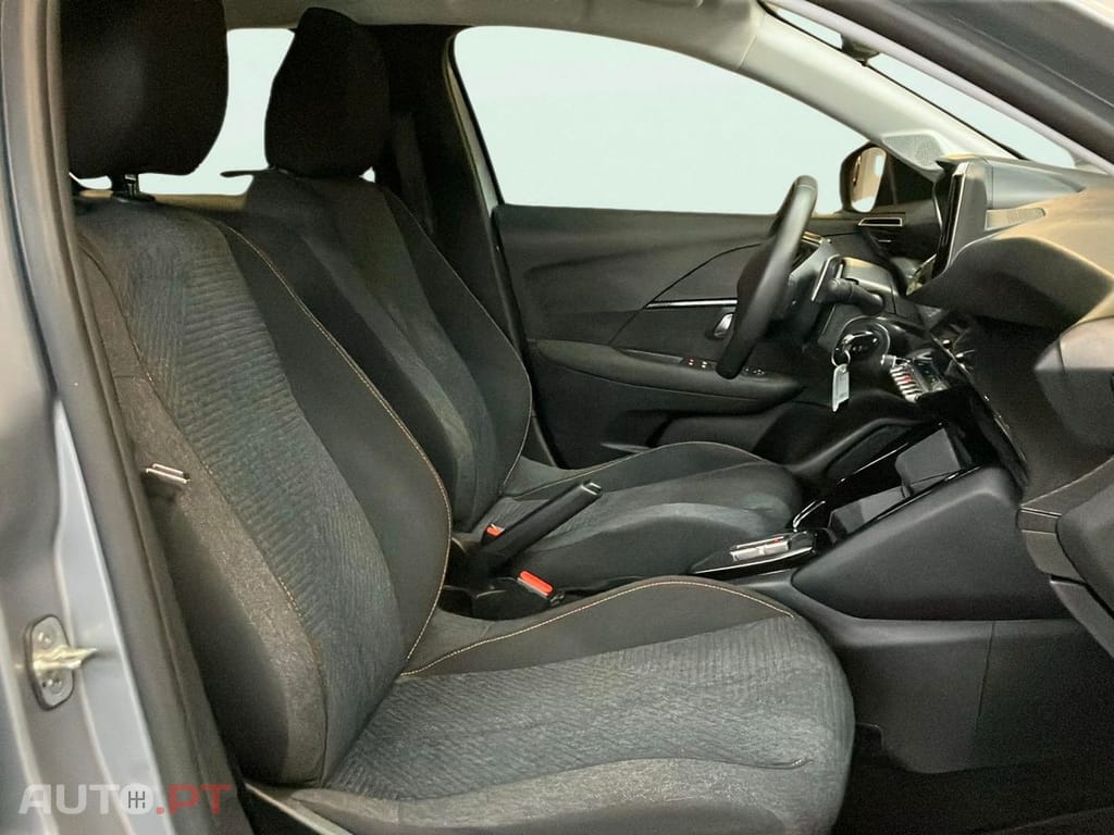 Peugeot 208 1.2 Hybrid Allure e-DCS6