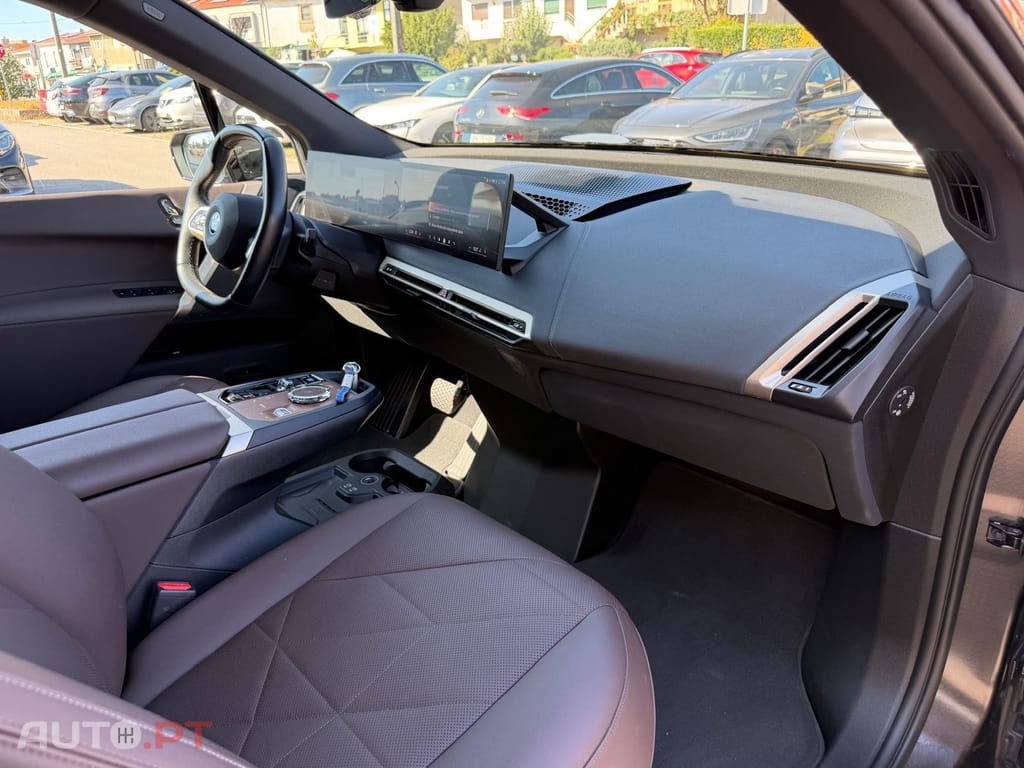 BMW iX xDrive 50 Pack Desportivo