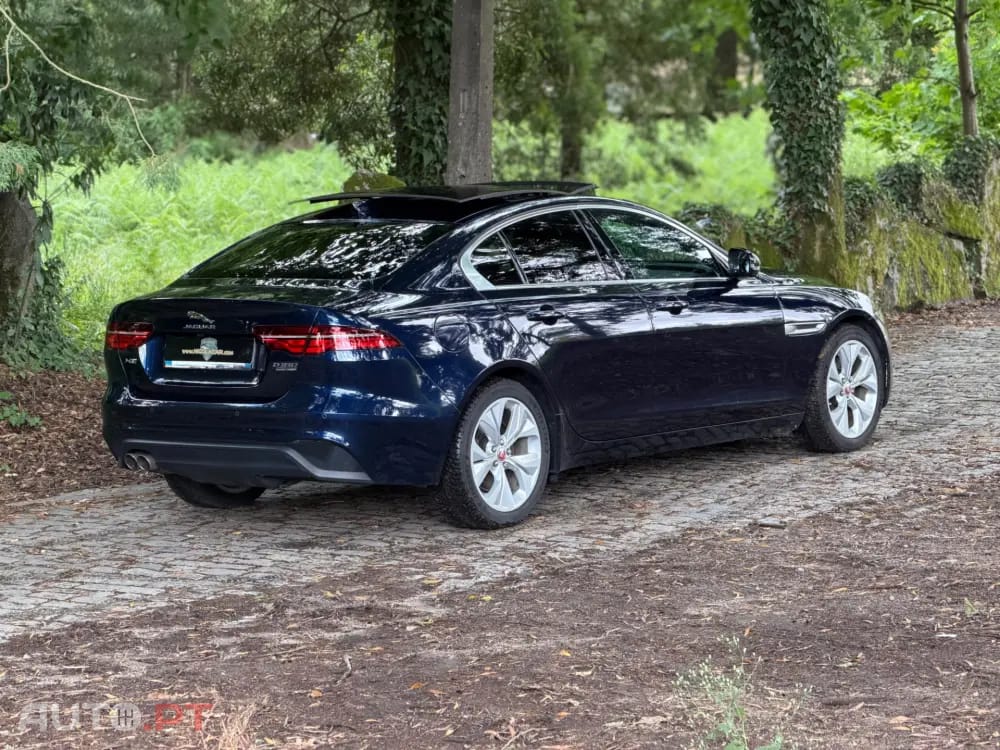 Jaguar XE 2.0 D R-Dynamic S