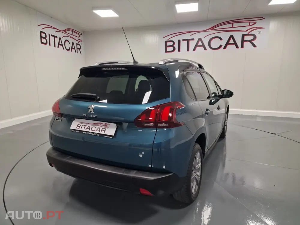 Peugeot 2008 1.2 PureTech Style