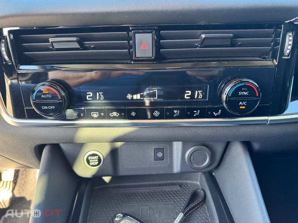 Nissan Qashqai 1.3 DIG-T N-Connecta J18