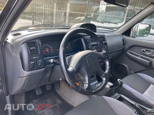 Mitsubishi L200 Strakar 2.5 4X4