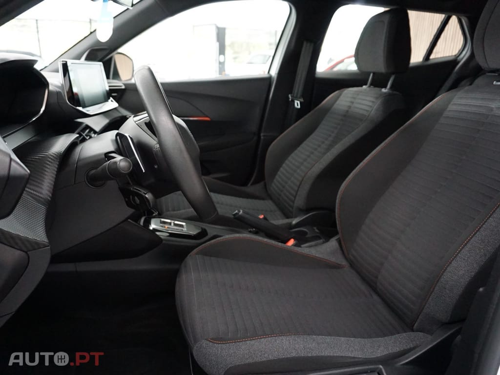 Peugeot 2008 PureTech 130 EAT8 Allure