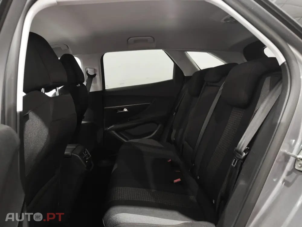 Peugeot 3008 1.5 BlueHDi Active