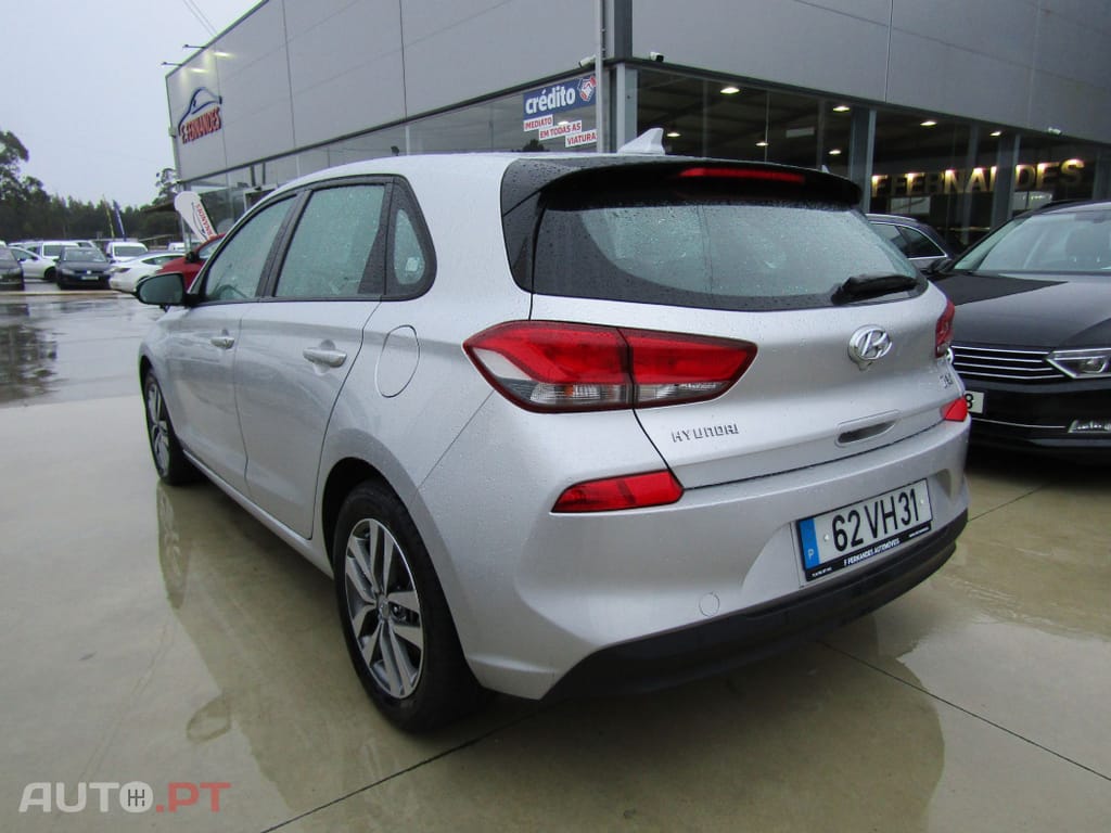 Hyundai i30 1.6 CRDi Blue Comfort Auto AC+J17 DCT