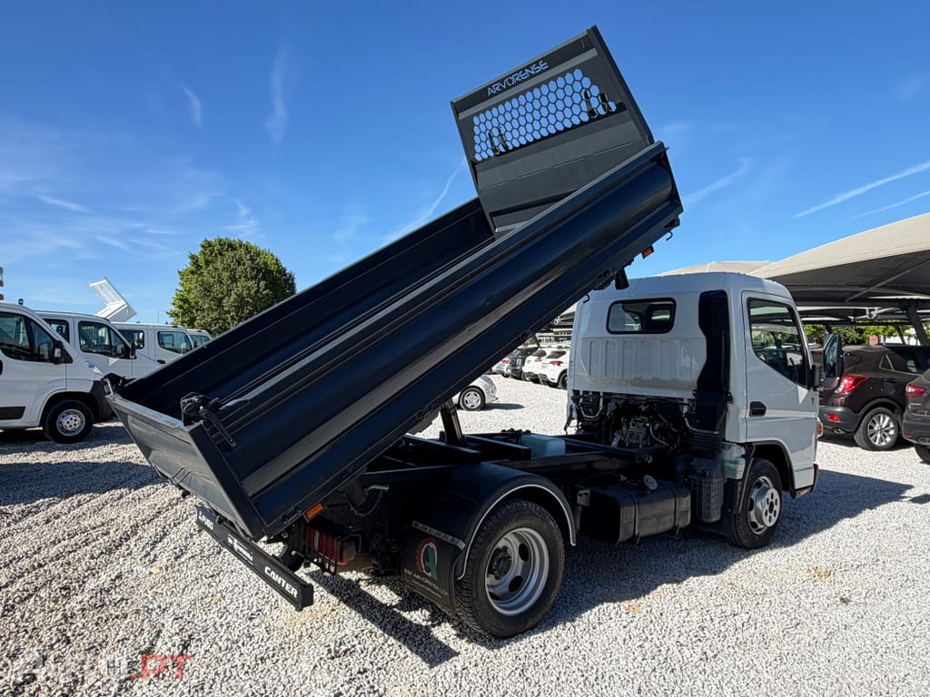 Mitsubishi Canter 3S13 3.0 DI-D 130CV Tri-Basculante 55.000 kms Nacional