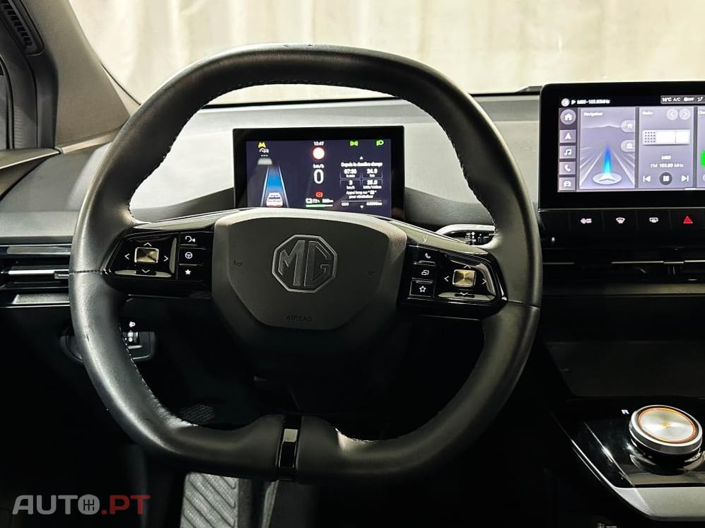 MG MG4 77 kWh Extended Range Luxury