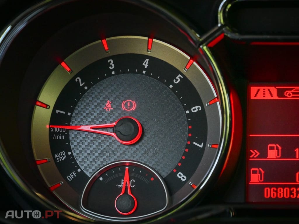 Opel Adam 1.0 T Rocks