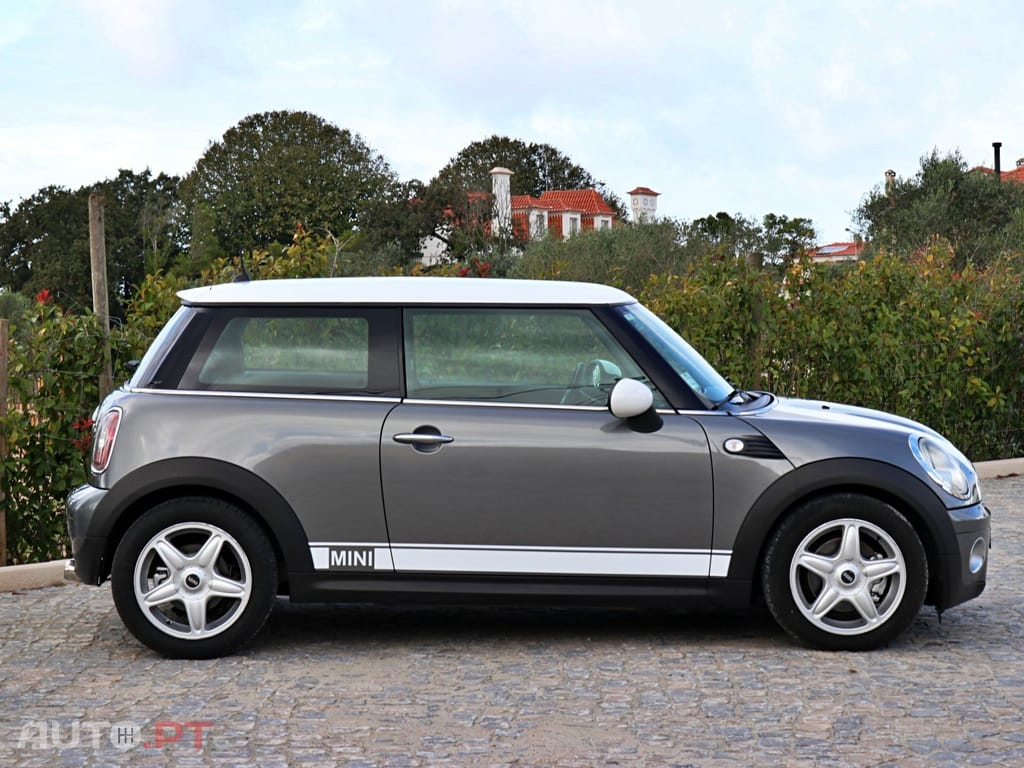 MINI Cooper Cooper D