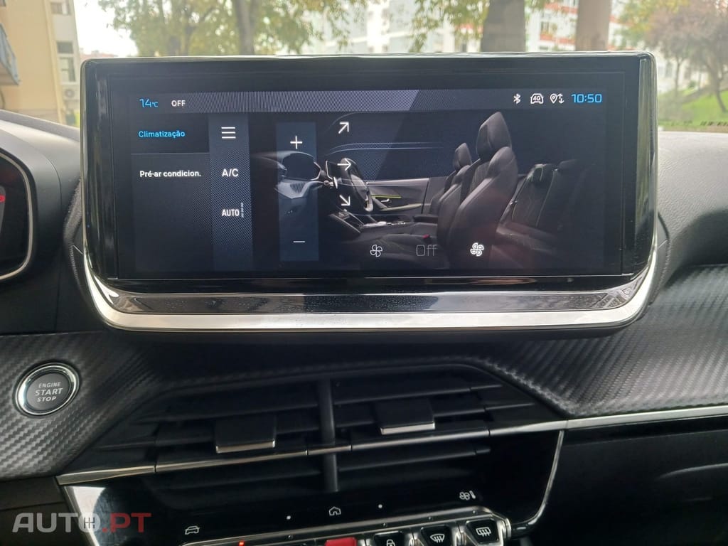 Peugeot E-2008 50 kWh Allure Pack