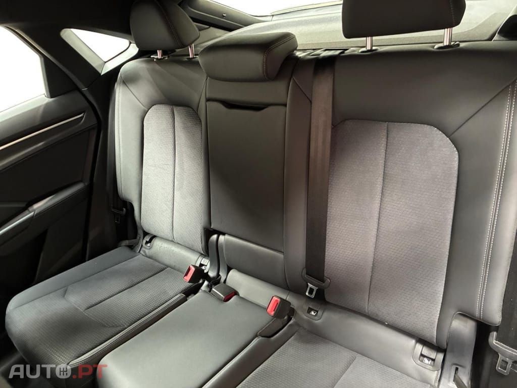 Audi Q3 45 TFSIe S line S tronic