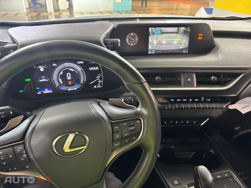 Lexus UX Premium
