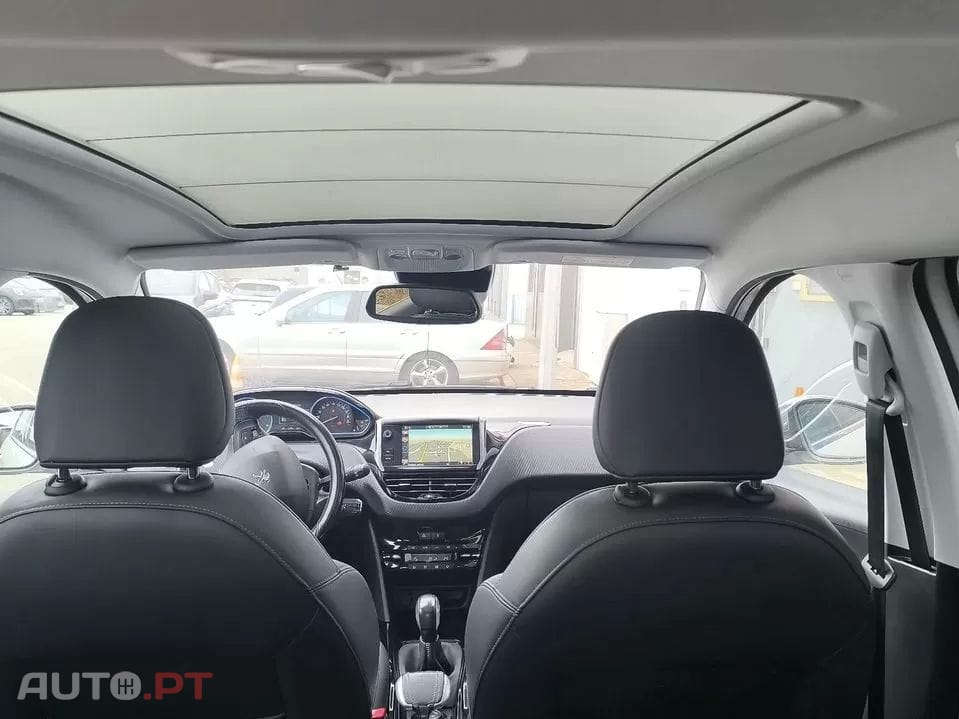 Peugeot 2008 1.2 PureTech Crossway EAT6