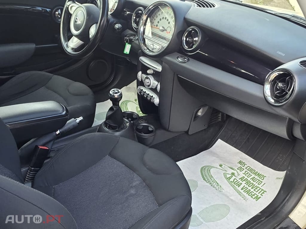 MINI Cooper Cooper D