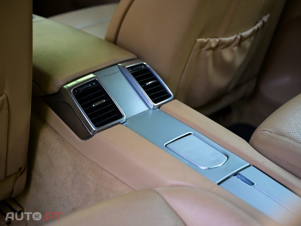 Porsche Panamera S Hybrid J19