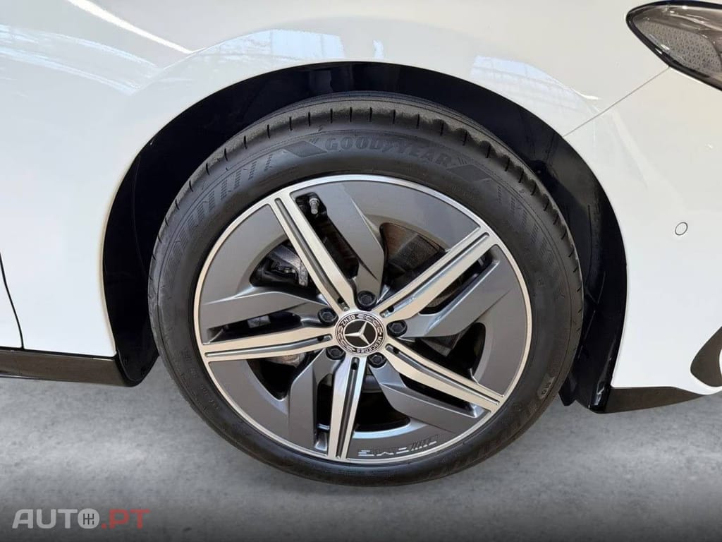 Mercedes-Benz CLA 200 AMG LINE