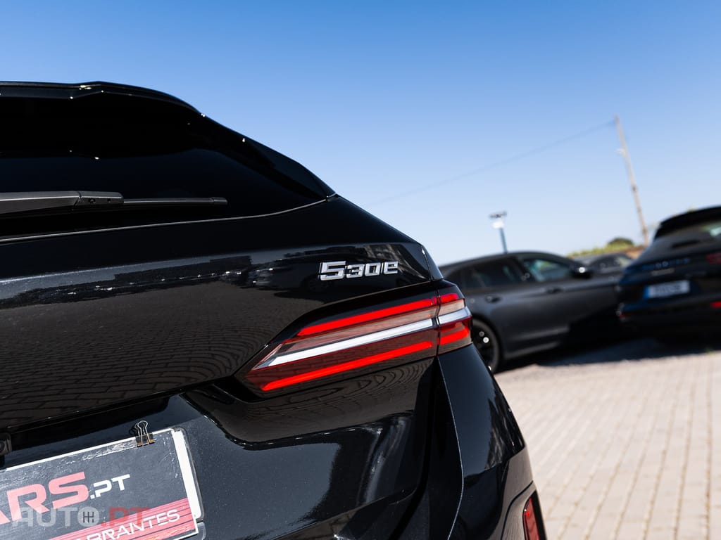 BMW 530 e Pack Desportivo M