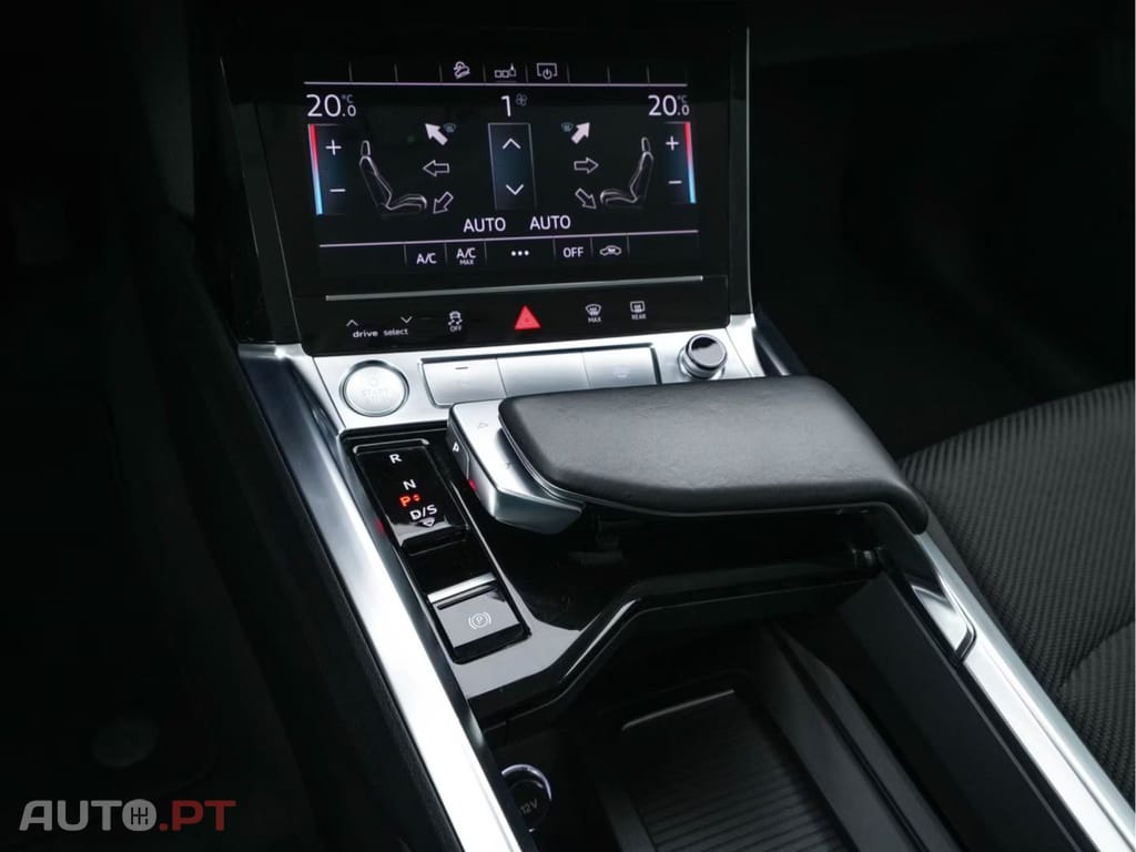 Audi E-Tron I.V.A DEDUTIVEL 