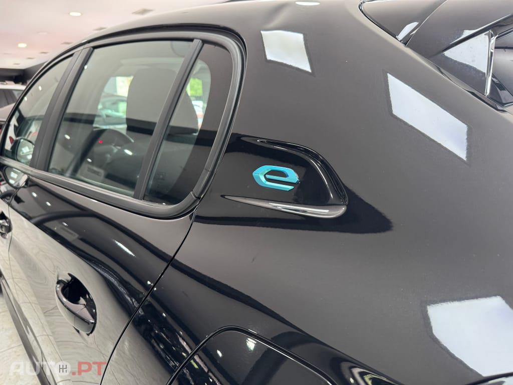 Peugeot E-208 50 kWh Active