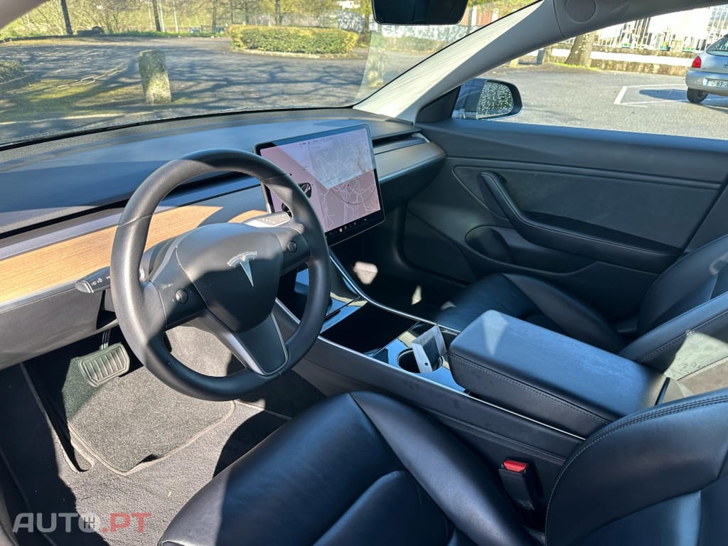 Tesla Model 3 Long-Range Dual Motor AWD