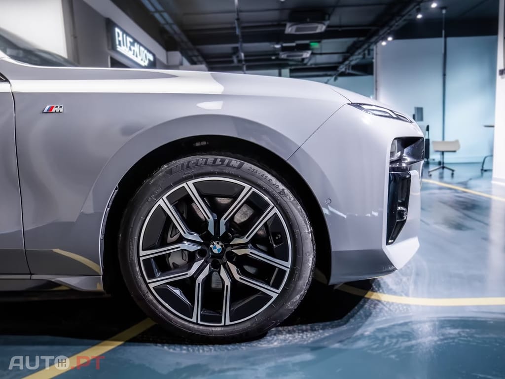 BMW 750 e xDrive M Sport