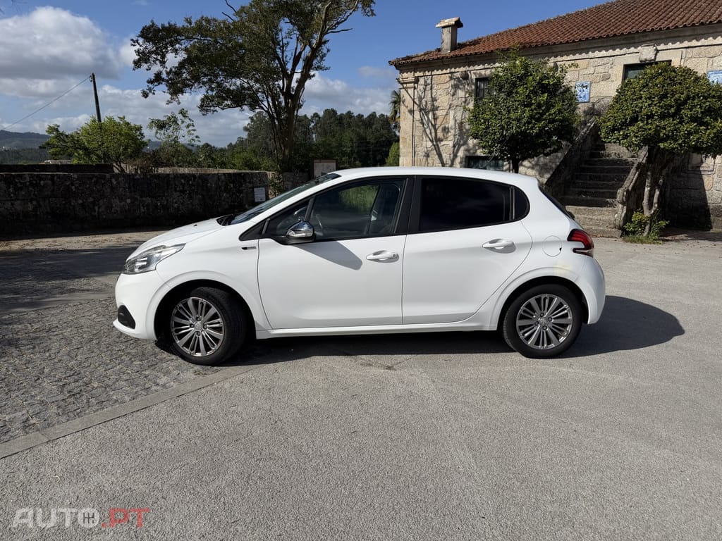 Peugeot 208 1.6 e-HDi Active