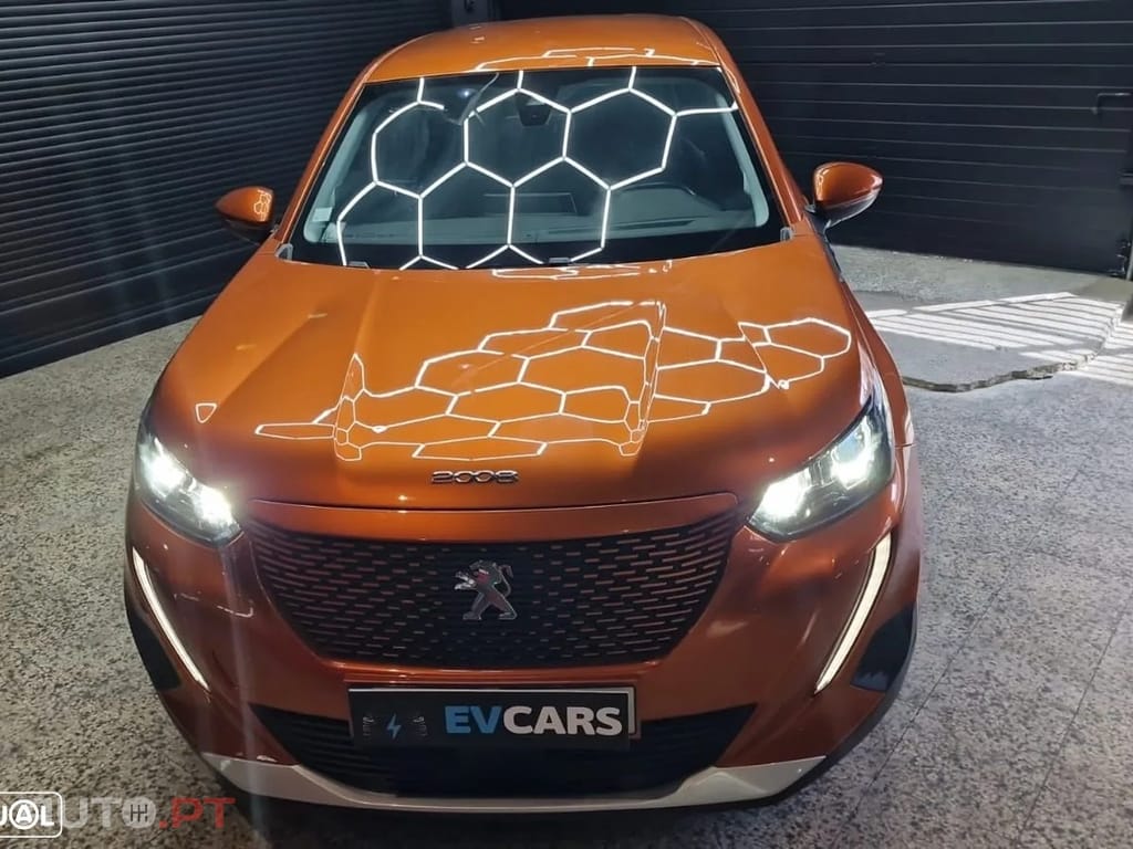 Peugeot E-2008 50 kWh Active Pack