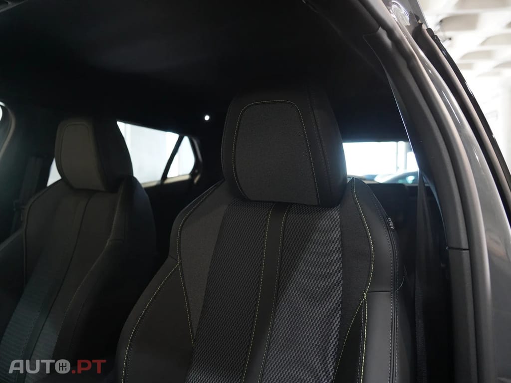 Peugeot E-2008 54 kWh GT