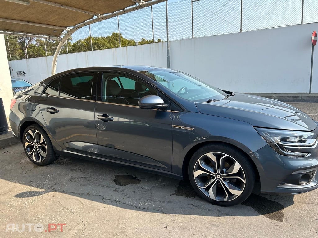 Renault Mégane Coupe Executive jante 18