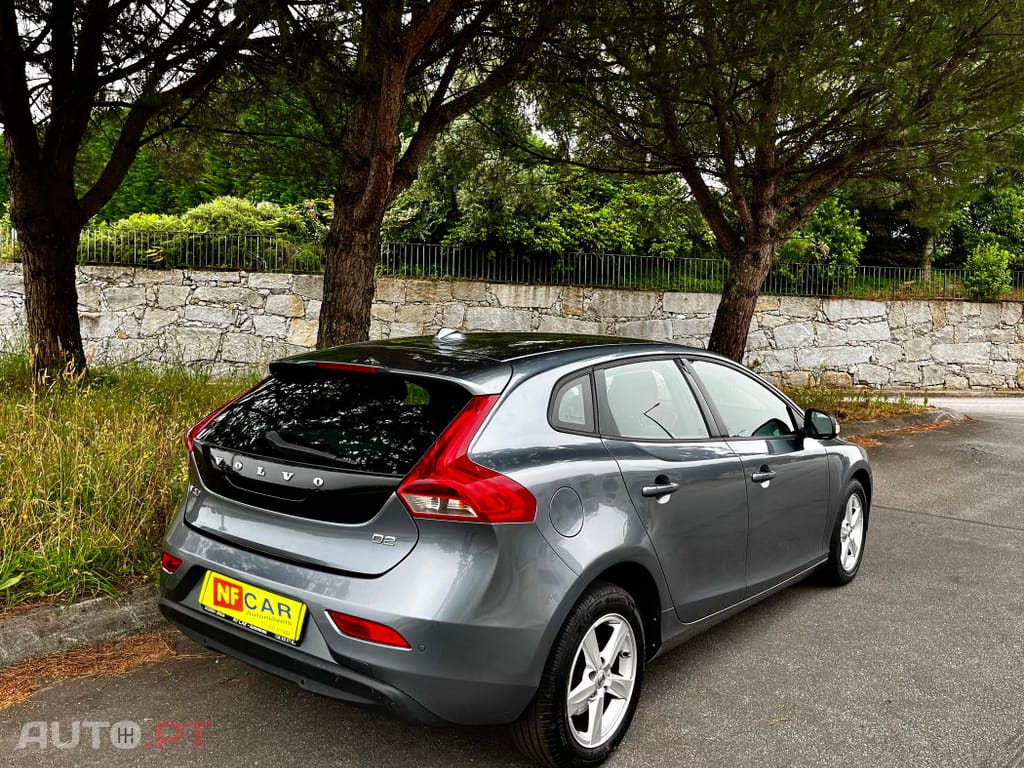 Volvo V40 D2