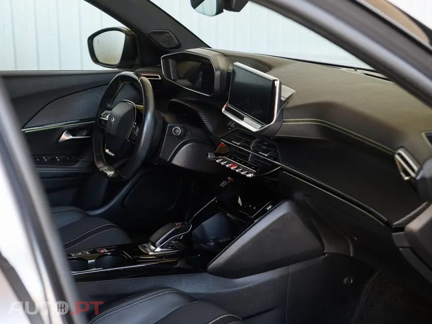 Peugeot E-2008 50 kWh GT Pack