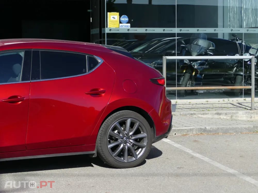 Mazda 3 2.0 e-Skyactiv-G Exclusive-line