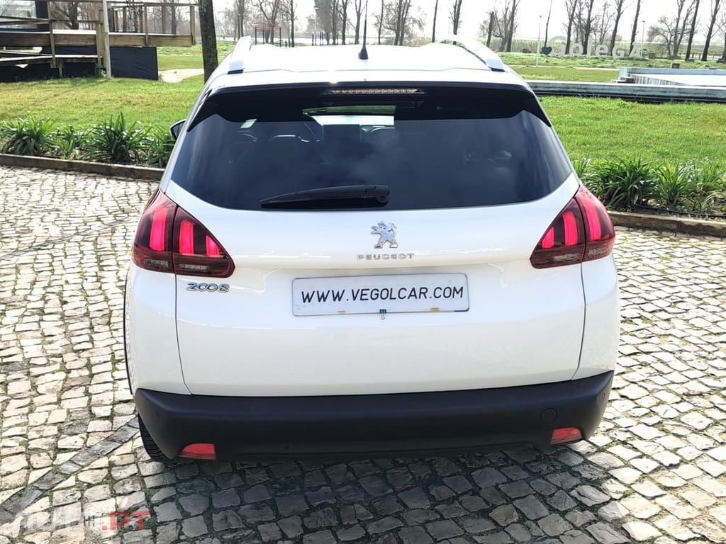 Peugeot 2008 1.5 BlueHDi Signature