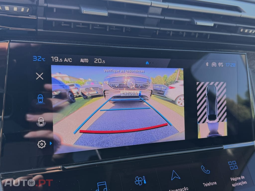 Peugeot 408 1.6 Hybrid Allure e-EAT8