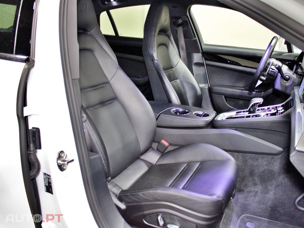 Porsche Panamera 4 E-Hybrid