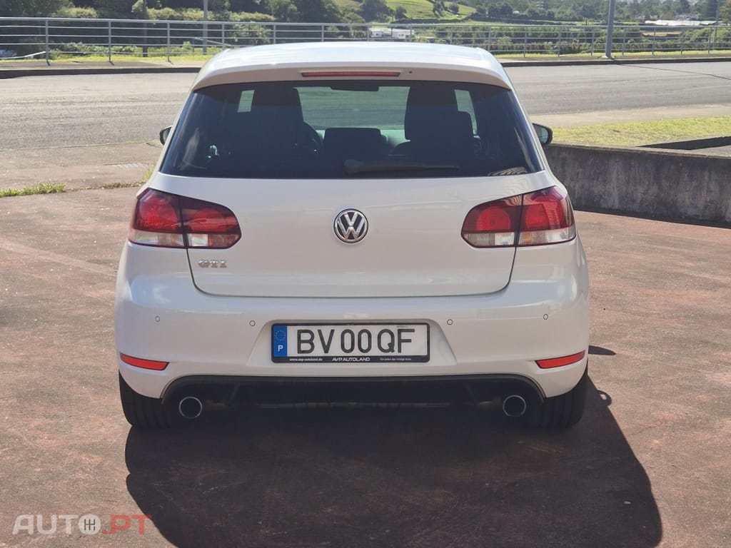 Volkswagen Golf 2.0 TSI GTI