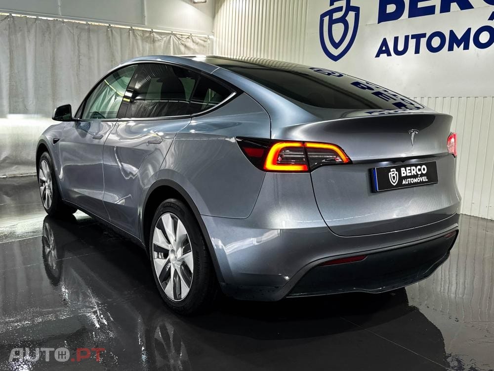 Tesla Model Y Standard