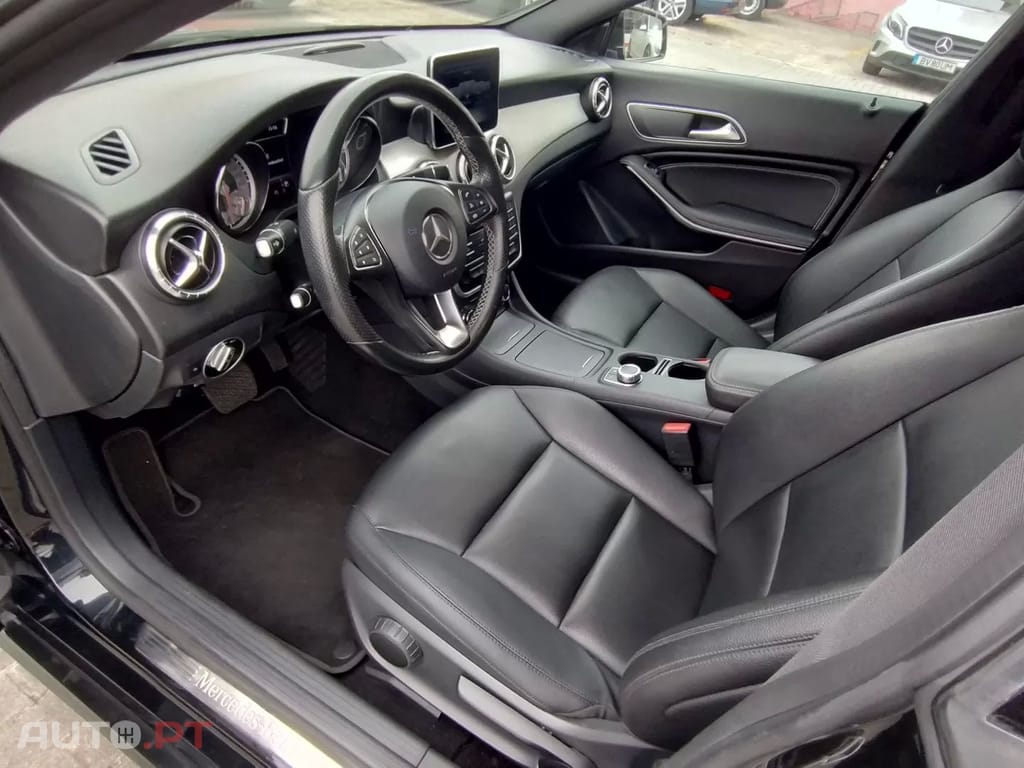 Mercedes-Benz CLA 200 D Urban Aut