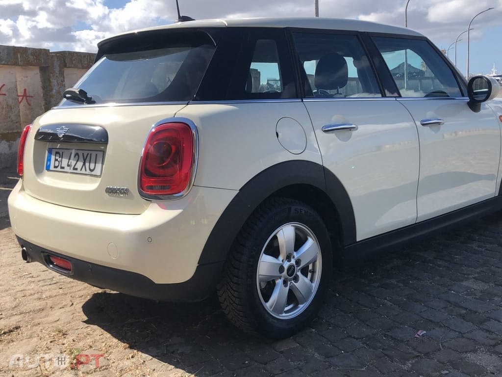 MINI Cooper Cooper Aut.