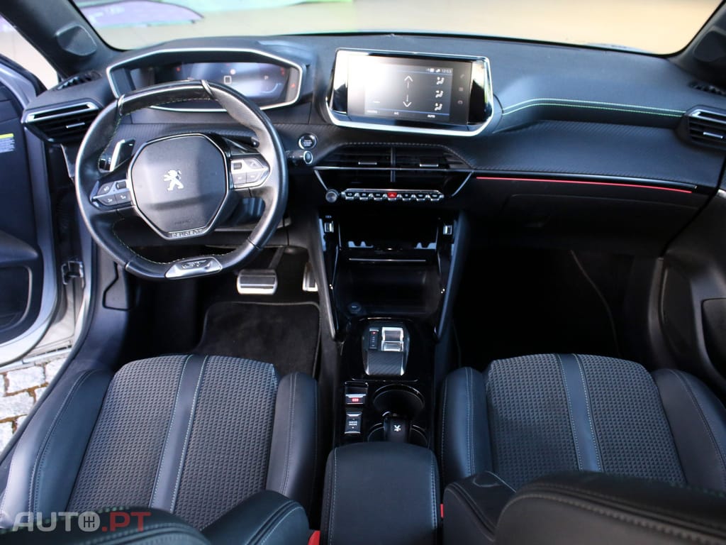 Peugeot 208 1.2 PureTech GT EAT8